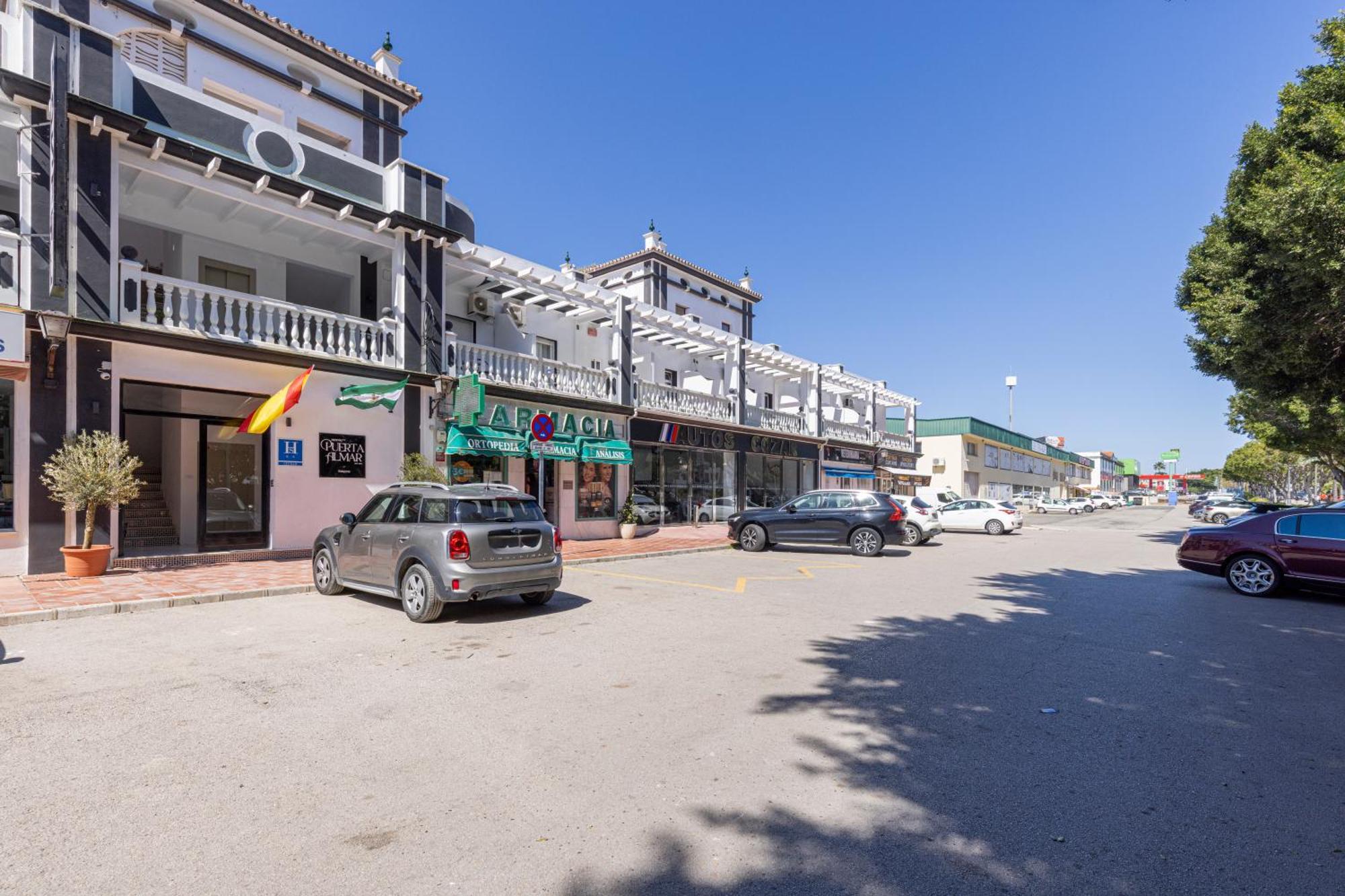 Hostal Puerta Almar Estepona Exterior photo